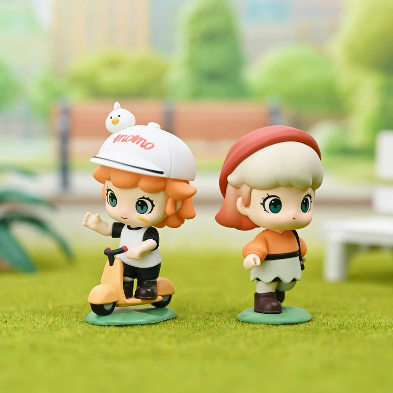 Momo: Holiday Life Series