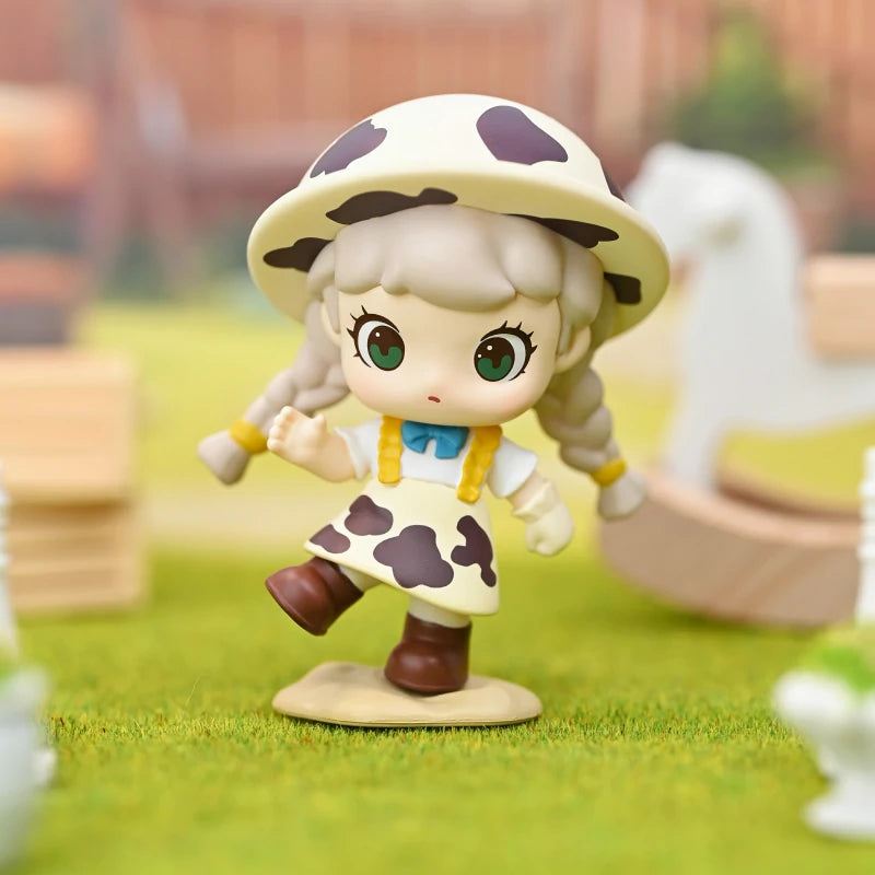 Momo: Holiday Life Series